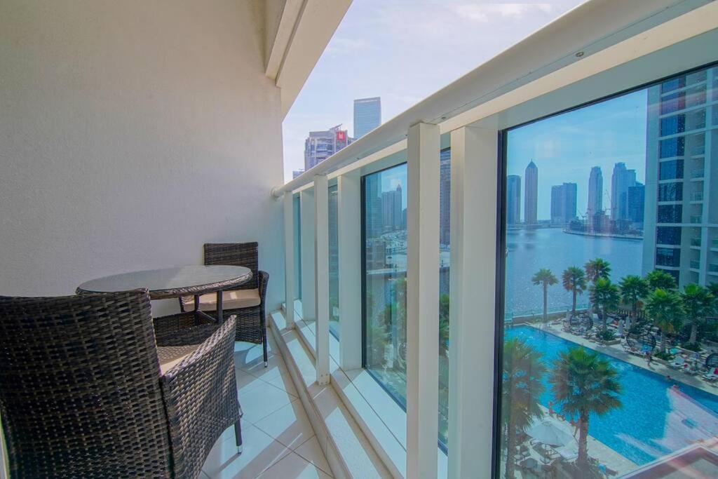 דובאי Luxury Hotel Apartment With A Canal View מראה חיצוני תמונה