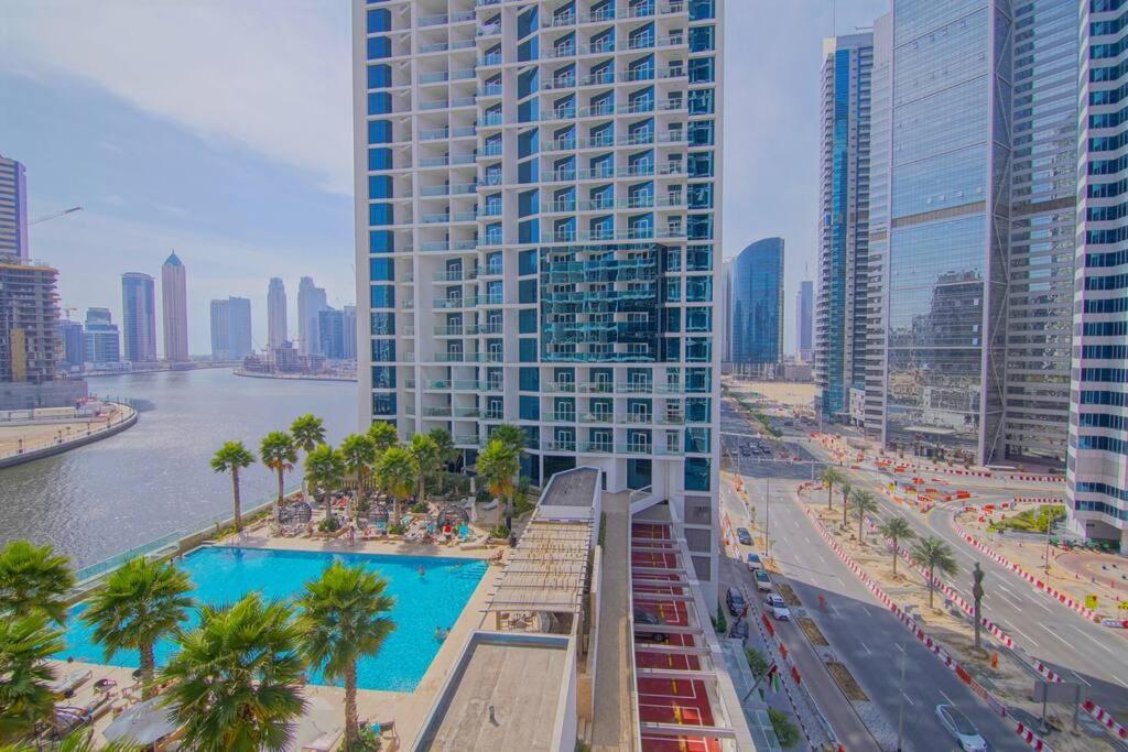 דובאי Luxury Hotel Apartment With A Canal View מראה חיצוני תמונה